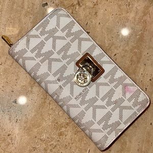 Michael Kors wallet